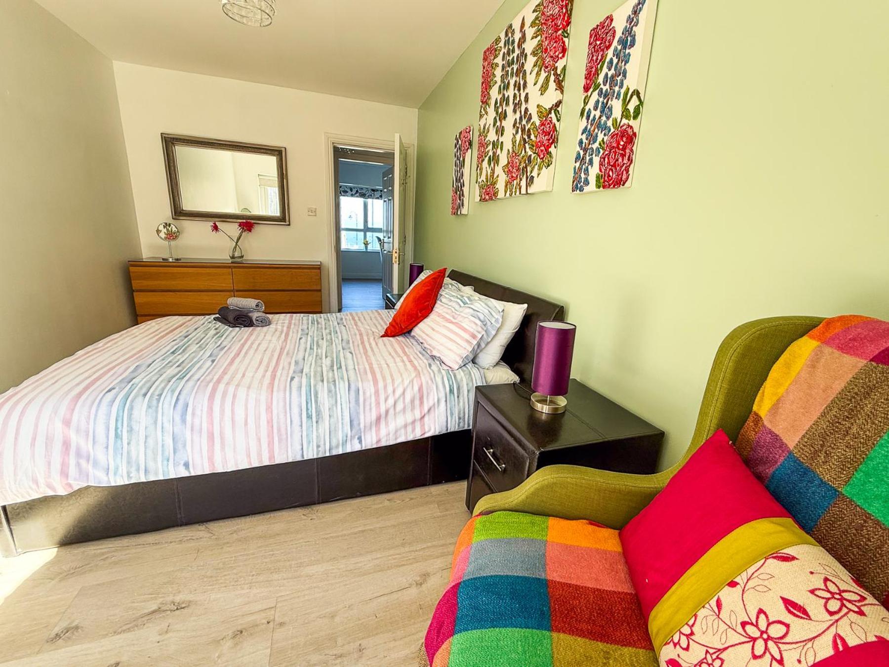 Apartment Peak View Main *